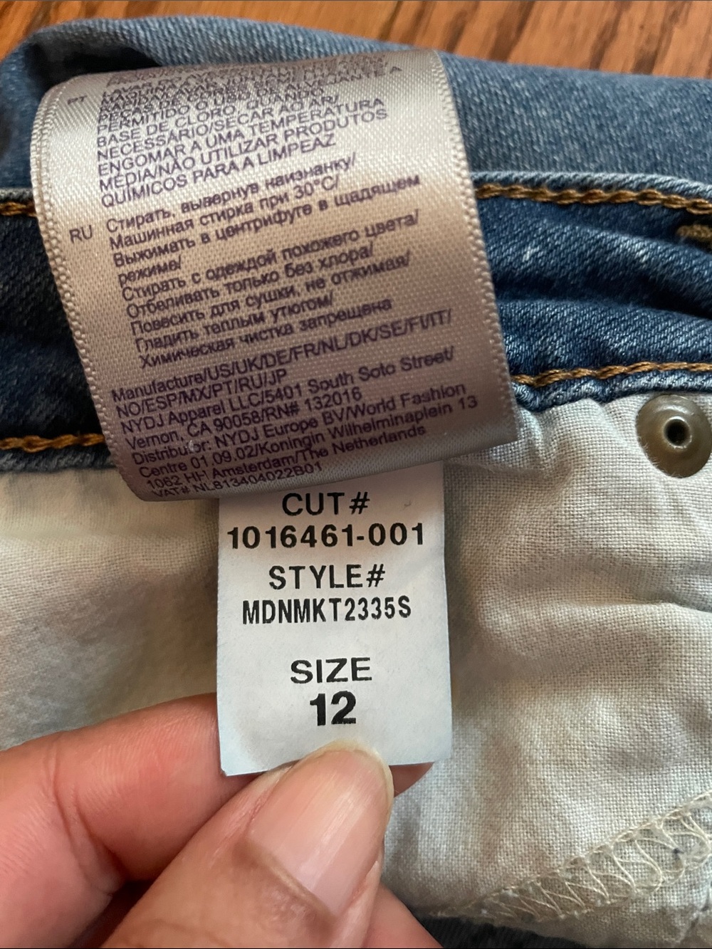 NYDJ Medium Wash Flare Leg Trousers Jeans Sz 12 - Picture 11 of 11